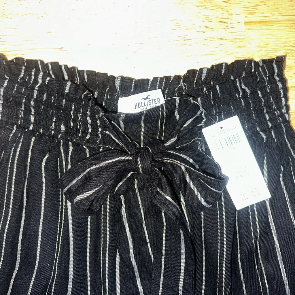 Hollister Black and White Striped High Waist Shorts - Image 2