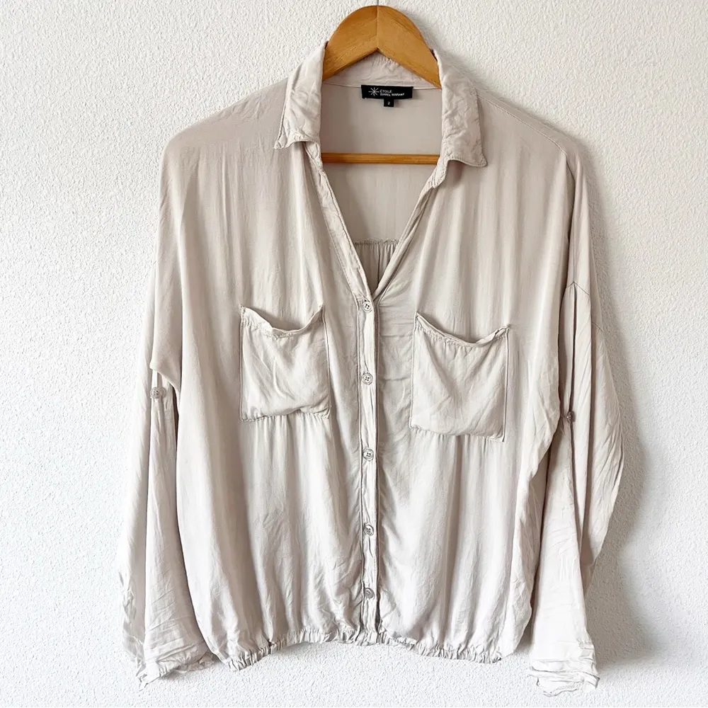 Isabel Marant Étoile V-Neck Minimalist Silk-Feel Button Down Top in Taupe - Image 2