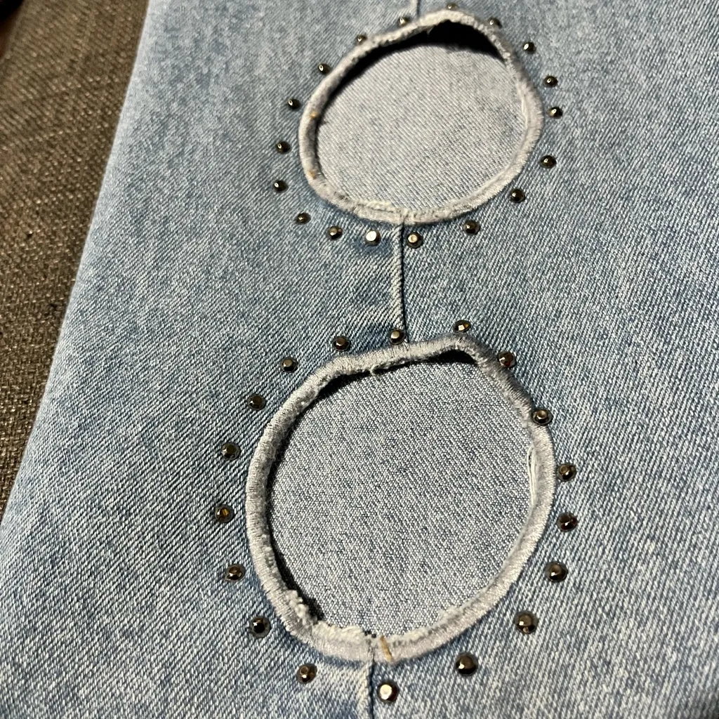 Ashley Stewart Women's Blue Jeans with Button Detail Size 20 
1% Spandex - Image 10