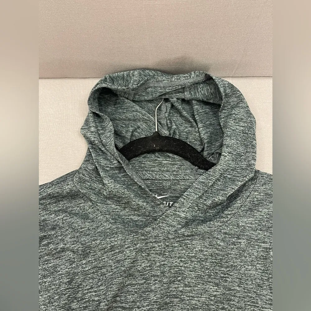 Nike dri fit women’s gray hooded shirt size large - Image 4