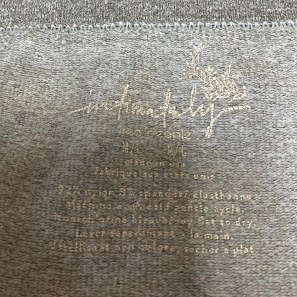 Free People Women's Gray Seamless Mid Rise Activewear Fitness Biker Shorts Sz M - Image 4