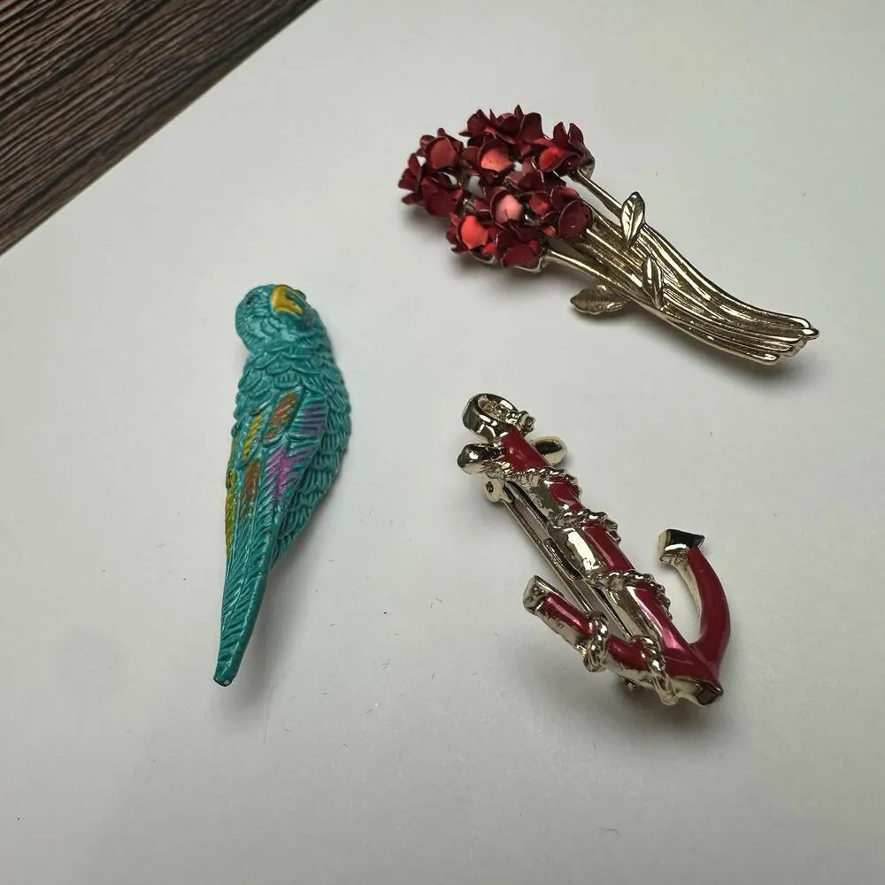 Rose Flowers, Parrot Bird, Nautical Ship Anchor Lot Of 3 Brooch Pin - Image 12