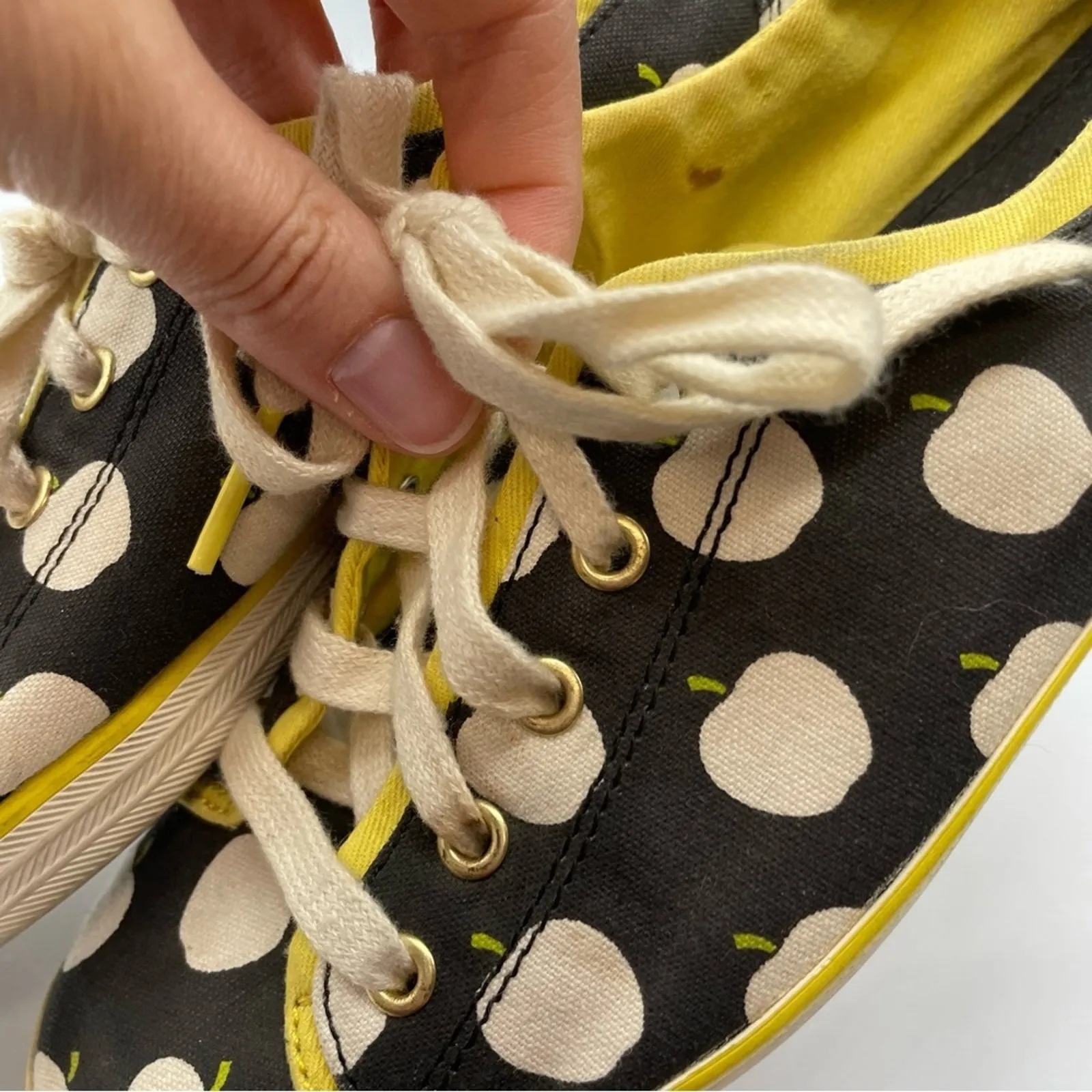 Kate Spade X Keds Black White & Yellow Apple Print Lace Up Flats Sneakers 8.5 - Image 5