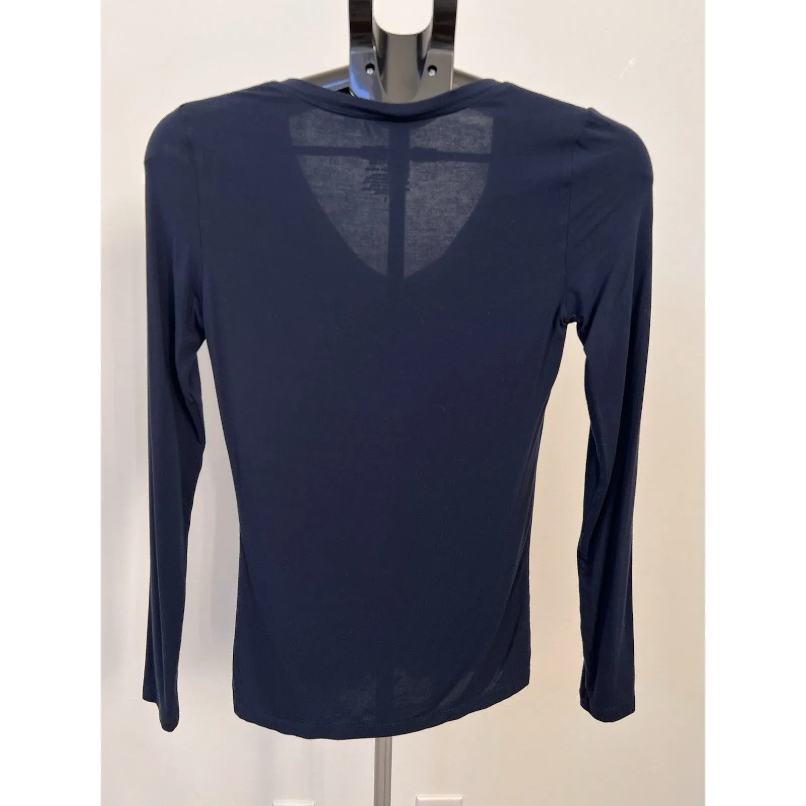Cuddl Duds Women’s V-Neck Long Sleeve Layering Top Shirt Tshirt Navy Small EUC - Image 4