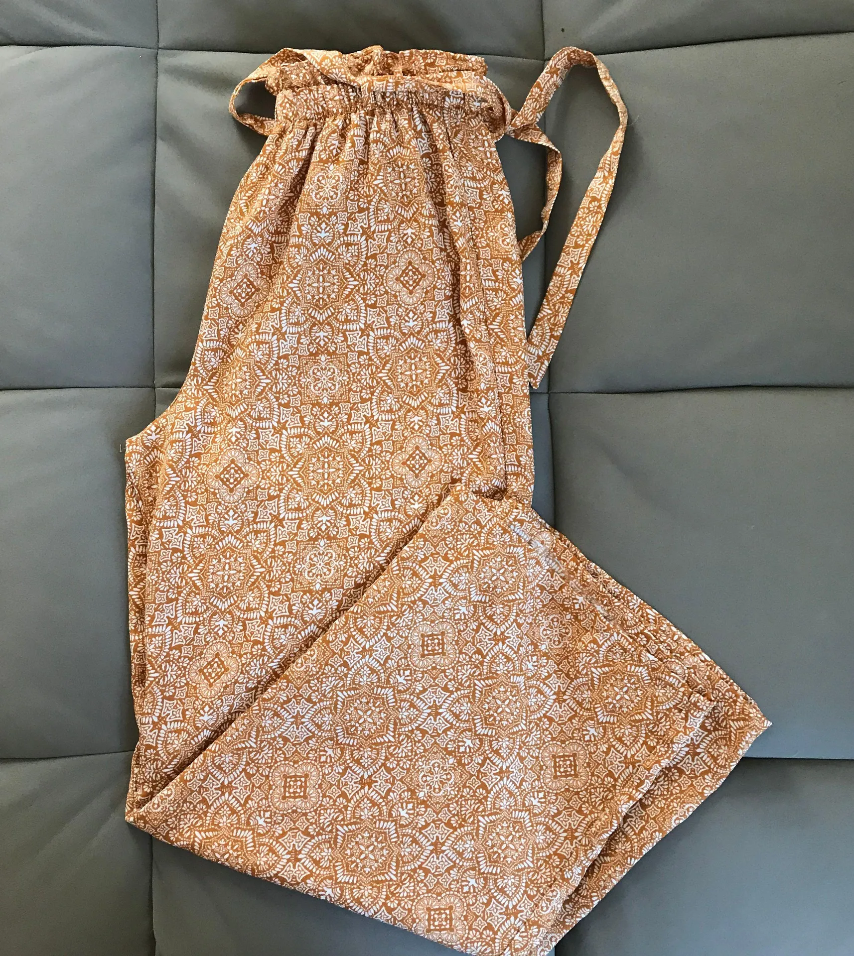 Live to be spoiled Pants - Image 2