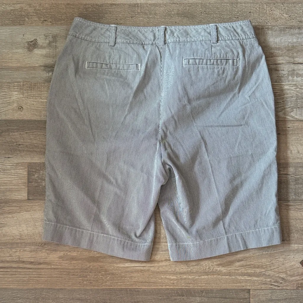 Lands' End Casual Shorts Size M Gray Size M - Image 8