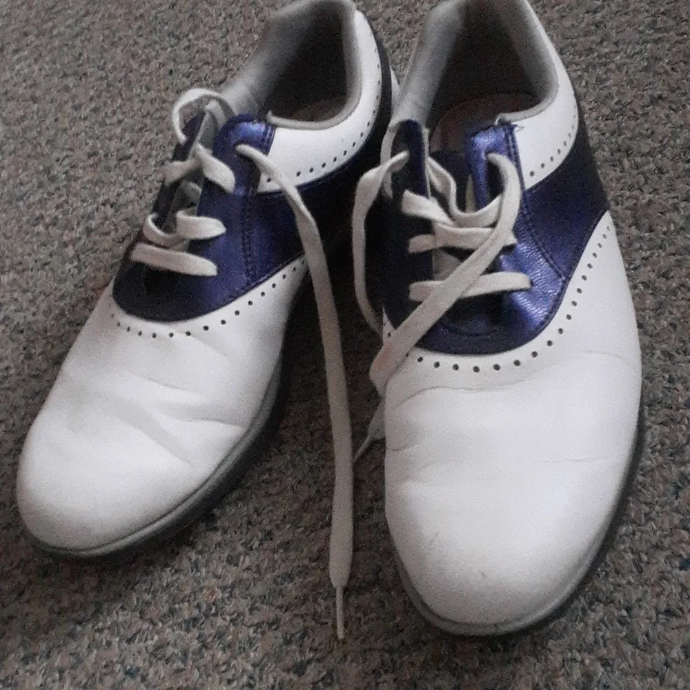 Emerge Golf Shoes SIZE 8 - Image 2