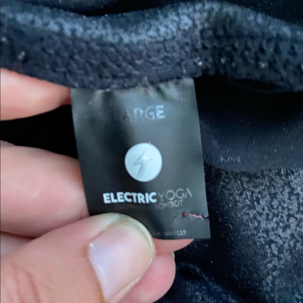 Electric Yoga metallic black high rise size large star print accents. - Image 4