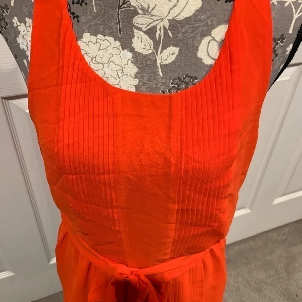 BEBE Sleeveless Belted Blouse Bright Coral small - Image 4