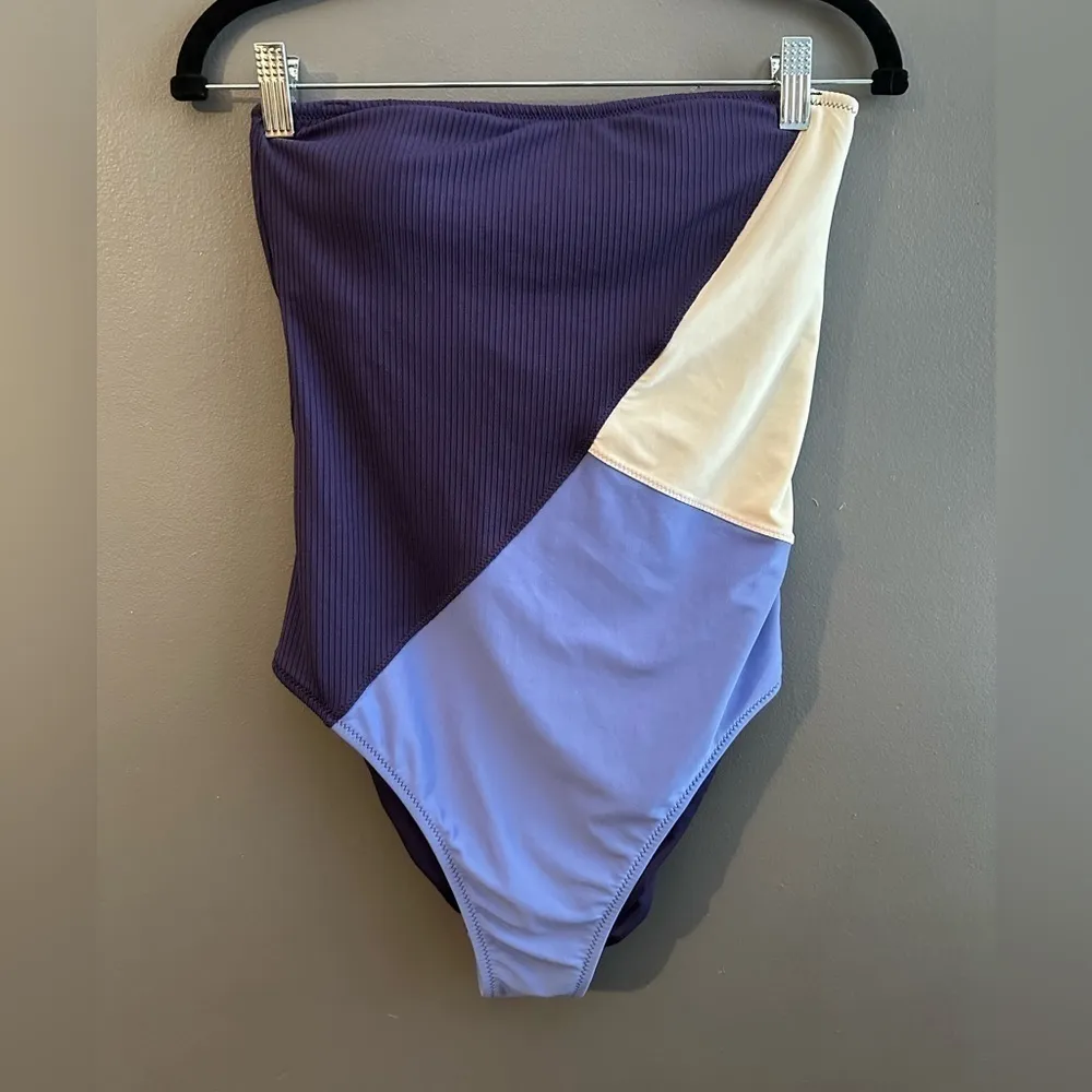 NWT Jessica Simpson Shadow Multi Colorblock Halter One Piece Swimsuit - … - Image 3