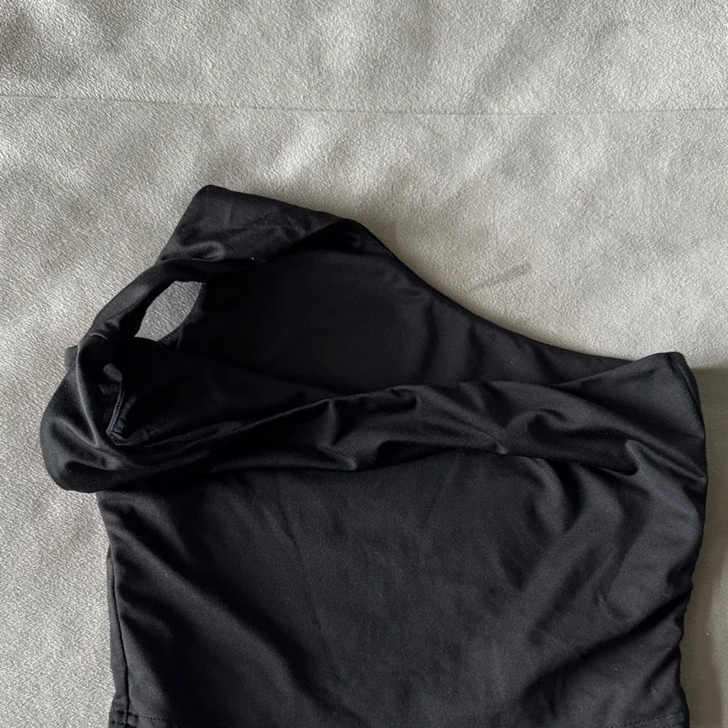 Double-Lined Black One-Shoulder Top - Image 2