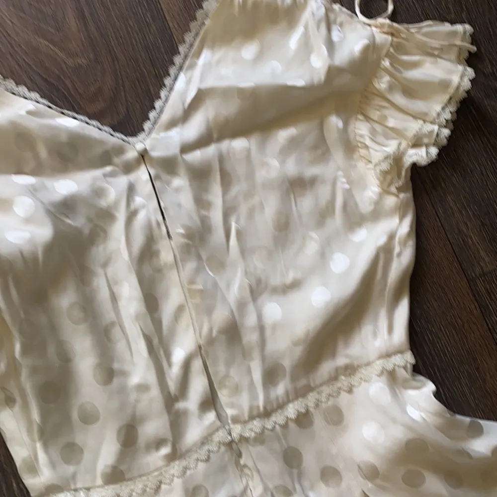 V-neck Polka Dot Pattern Alba Dress In White - Image 6