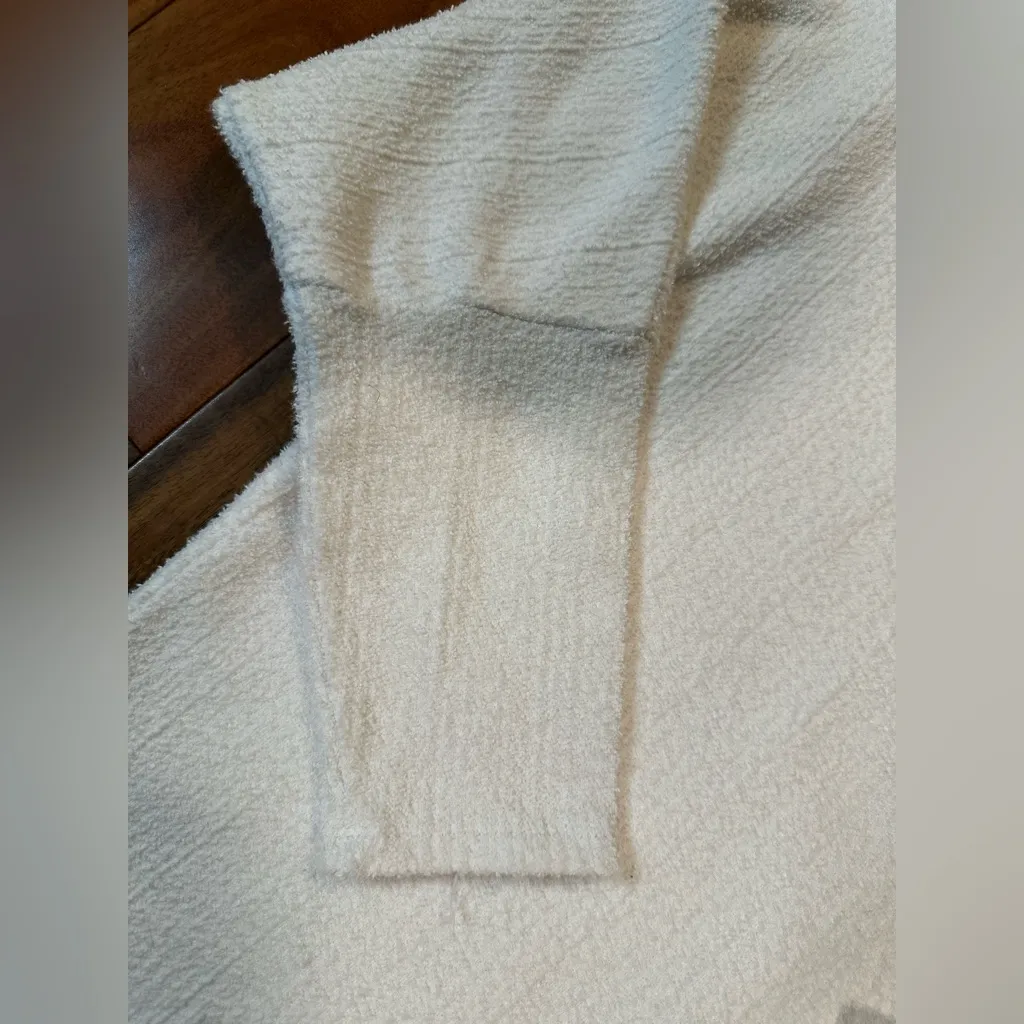 Mango Sweater with Pearl Neck Detail - Image 4