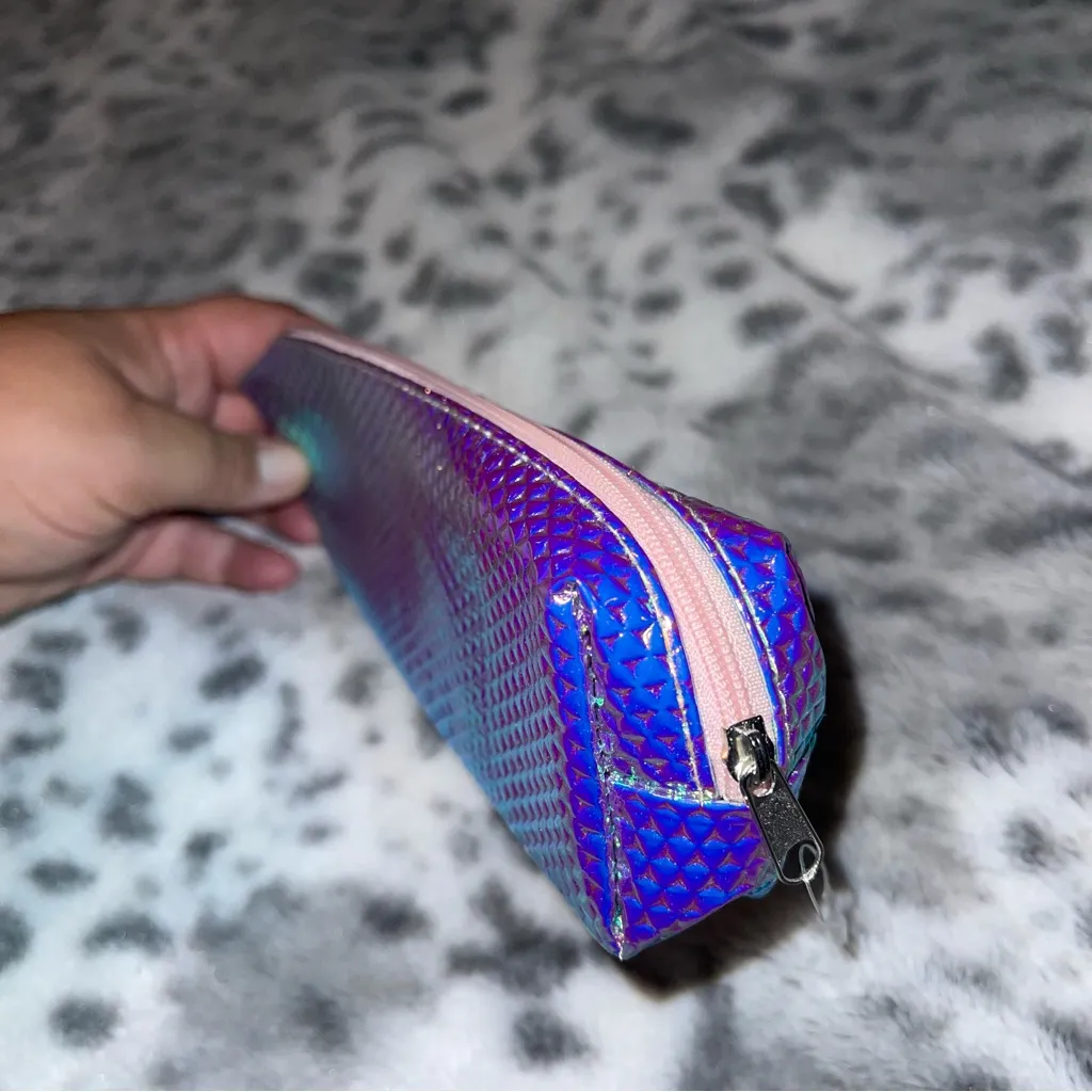 Unbranded zippered pouch - Image 4