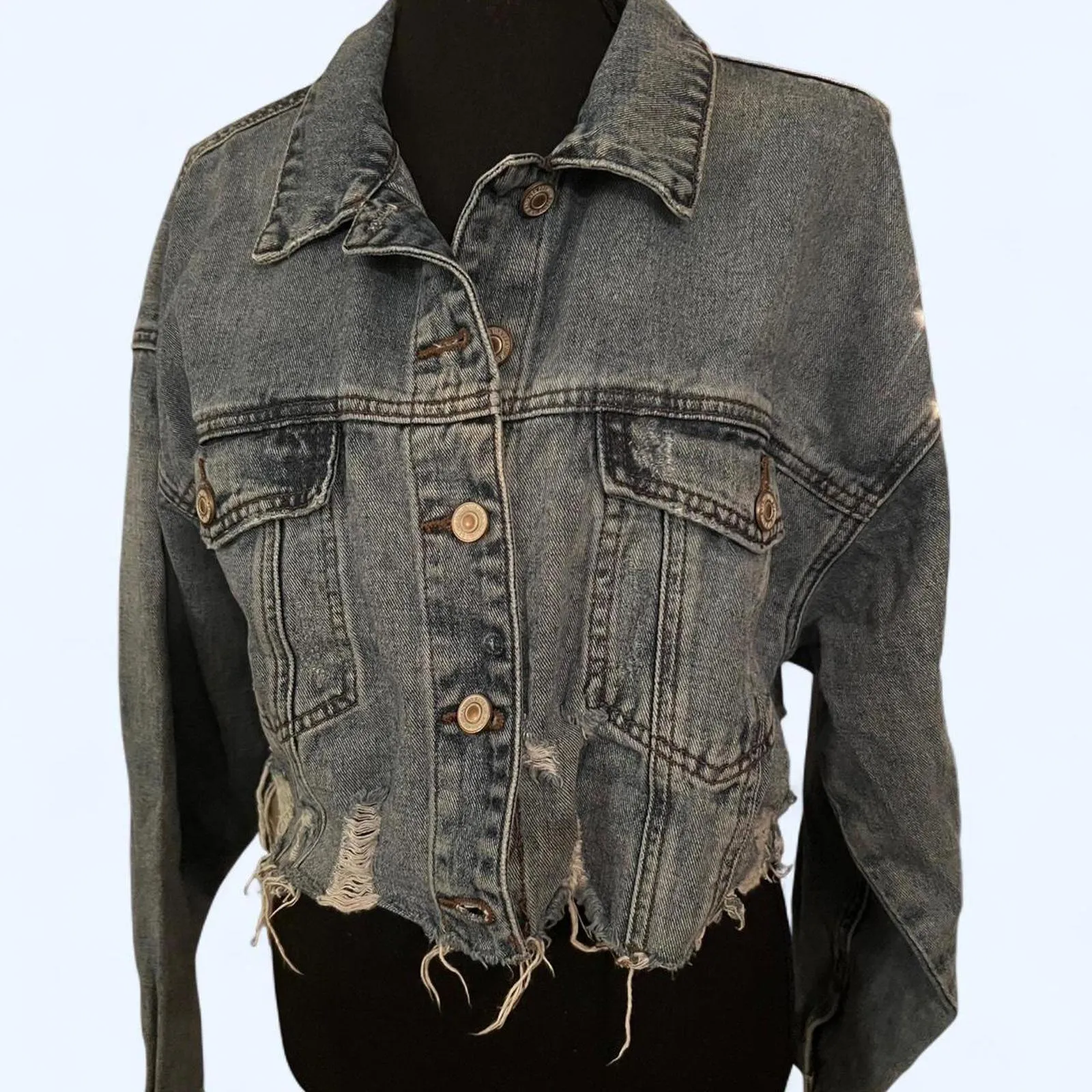 Distressed denim jacket with button up front and ripped details Size Large Blue - Image 5