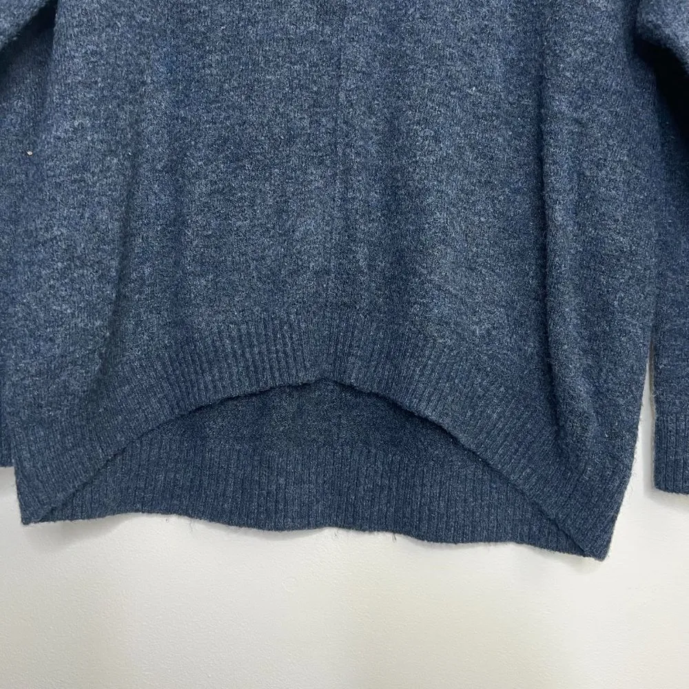 H&M V Neck Classic Long Sleeve Comfy Cozy Wool Blend Sweater Longer in Back - Image 2