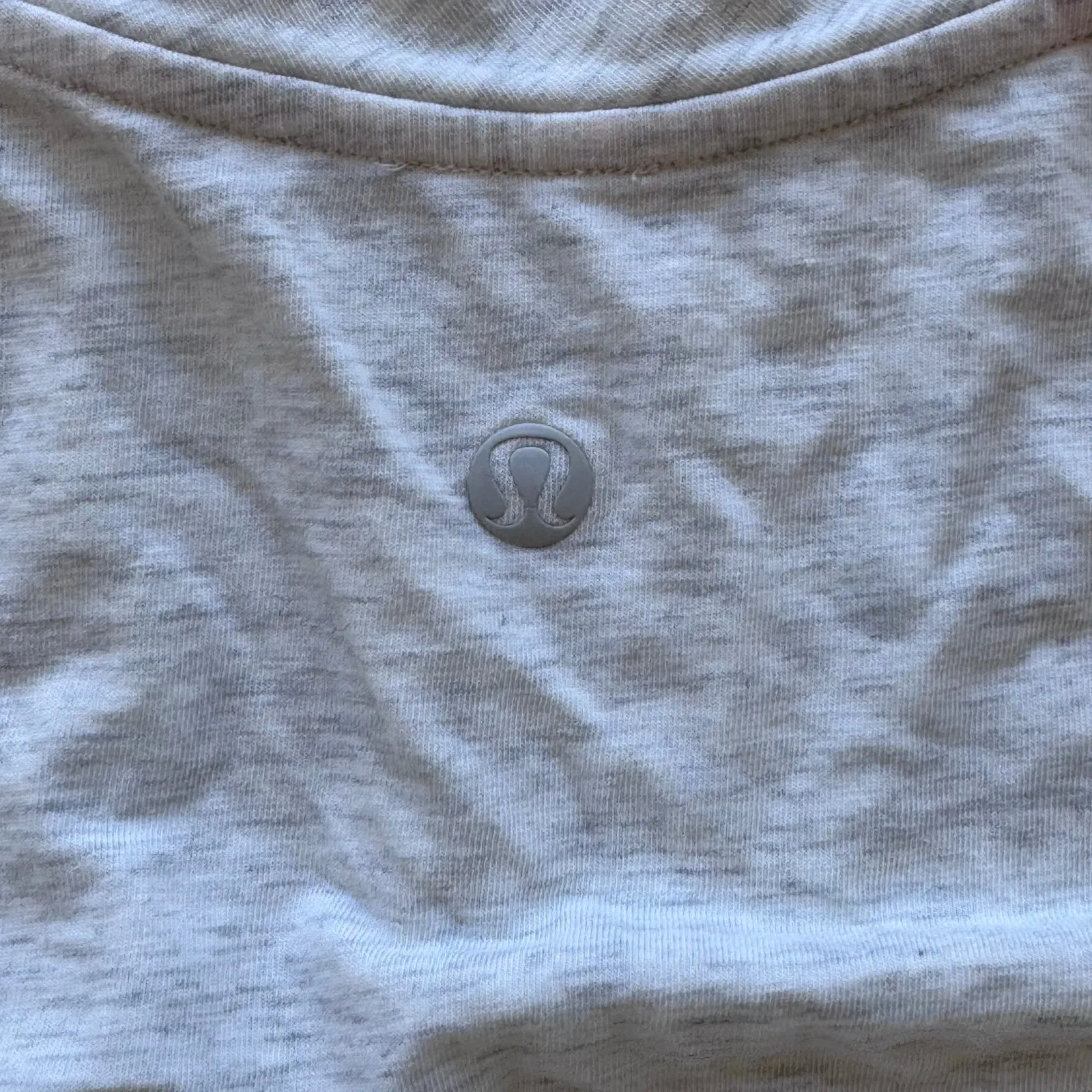 Lululemon Gray Scoop Neck Short Sleeve Tee Shirt Women’s Relaxed Athleisure 6 - Image 4