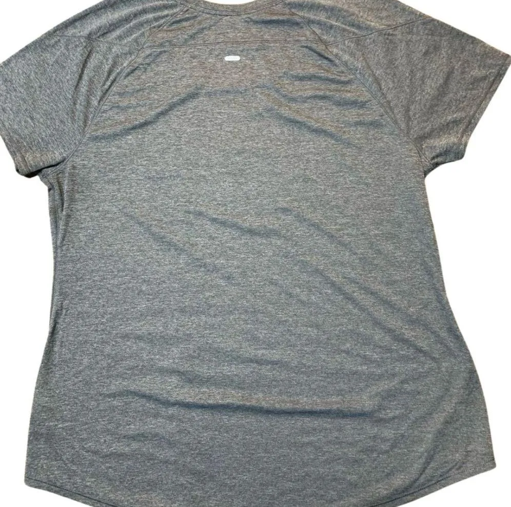 Old Navy Active Semi Fitted Top - Image 2