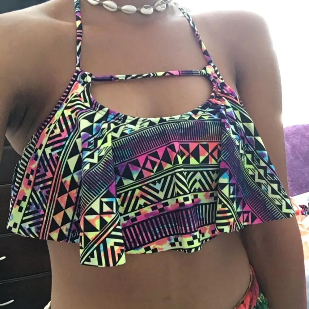 Geometric print bikini top Size undefined - Image 2