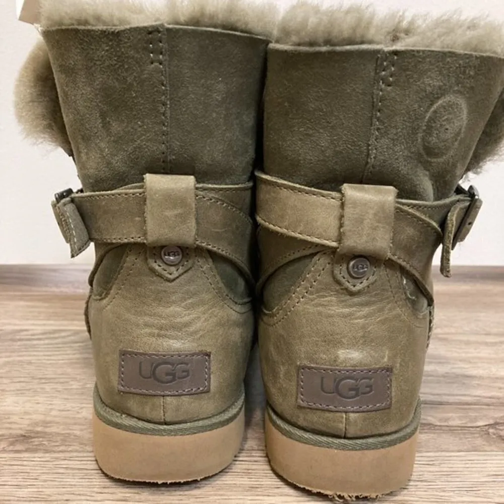 UGG Women's Romely Buckle Fashion Boot Size 9 - Image 5