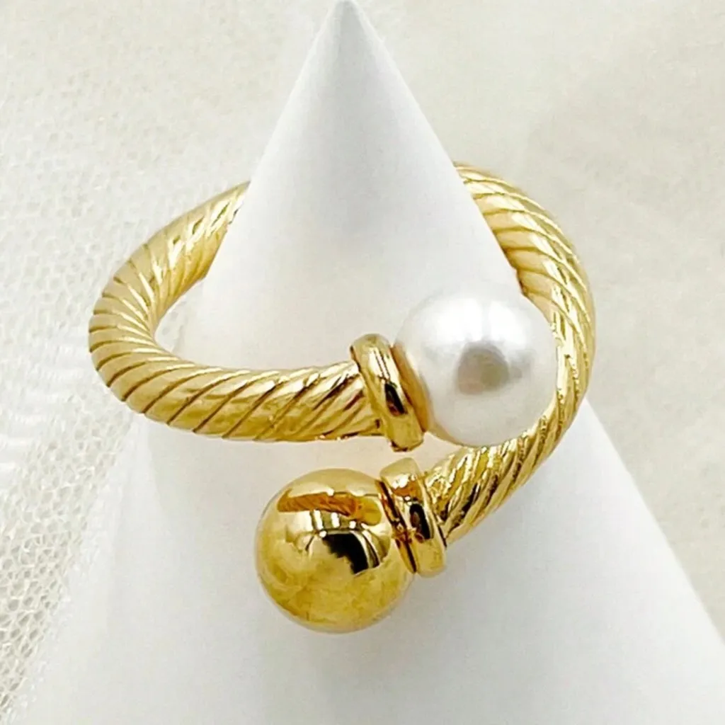 Vintage Double Headed Ring Gold - Image 2
