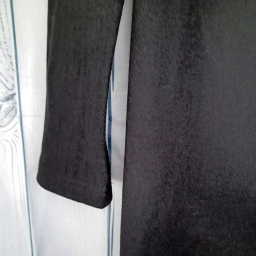 FHQ long sleeve turtle neck dress with slit on the side NWT Black Size M - Image 10