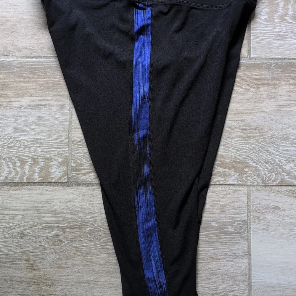 Gap Fit  Capris | GAP Fit Athletic Capri Leggings - Image 8