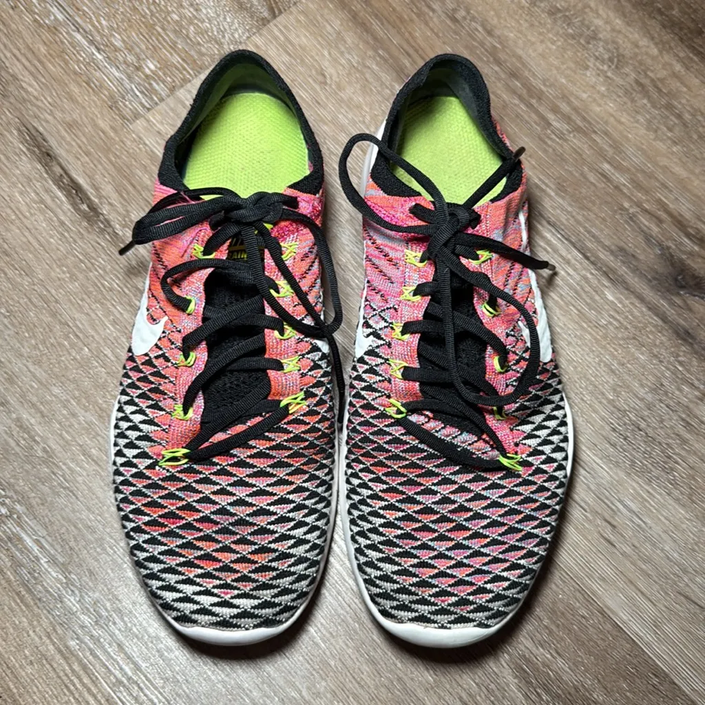 Nike Women's Free TR Flyknit 2 Ankle-High Fabric Athletic‎ Tennis Shoes Size 8 - Image 2