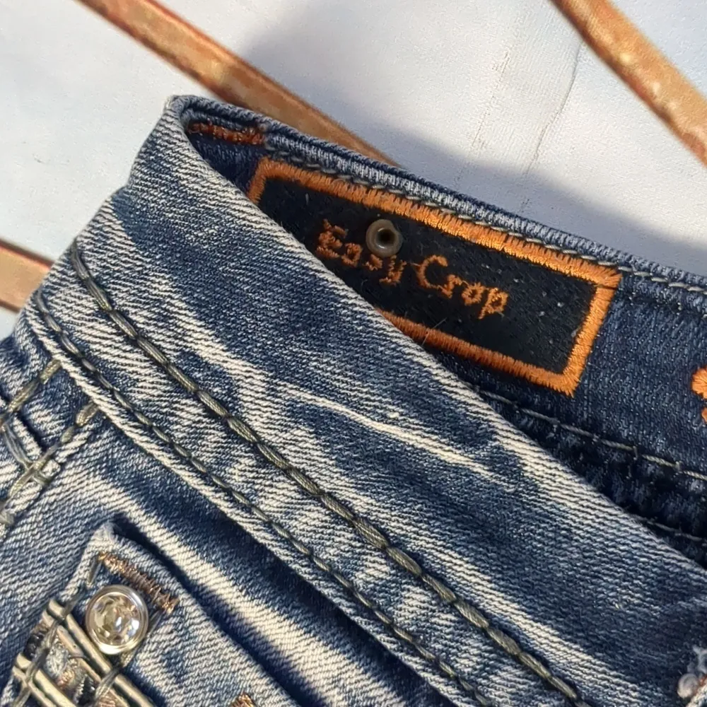 ROCK revival easy crop sherry distressed jeans size 26 - Image 5