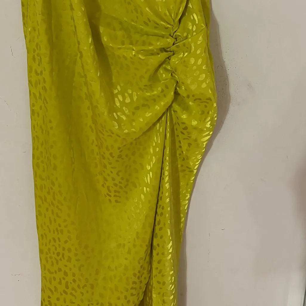 Forever 21 One Shoulder Lime Dress - Image 2