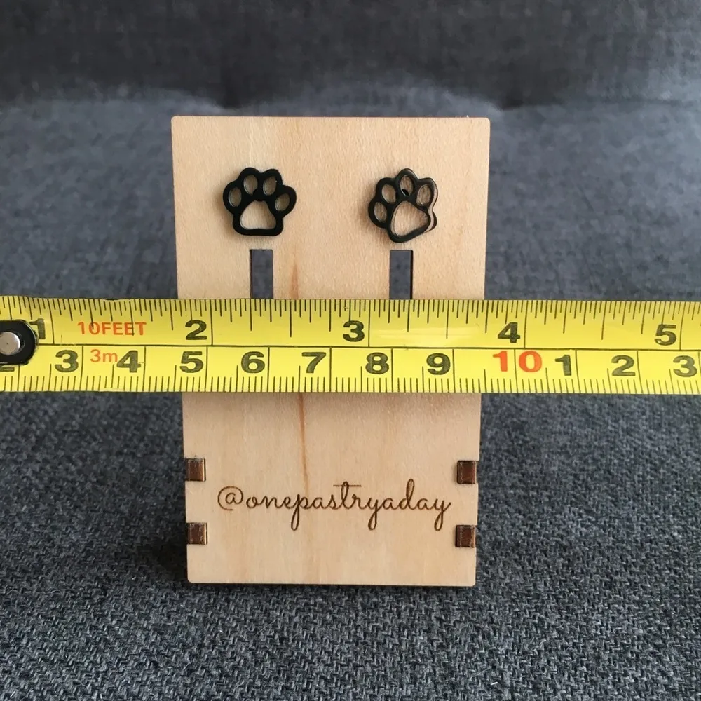 Paw Print Cut Out Stainless Steel Fashion Stud Earrings, GUNMETAL BLACK - Image 11