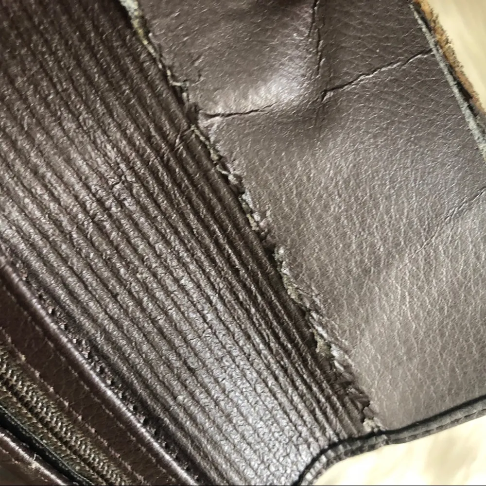 Vintage trifold brown leather wallet - Image 6