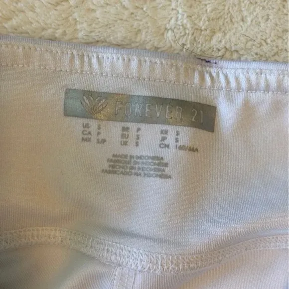 Forever 21 Leggings Capri White Marble Print 3/4 Length Size Small Yoga Workout - Image 3