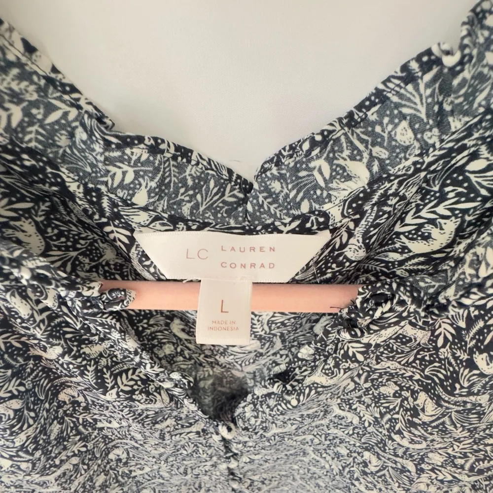 LC Lauren Conrad Button Front Ruffle Blouse with fox and rabbits, size Large - Image 4