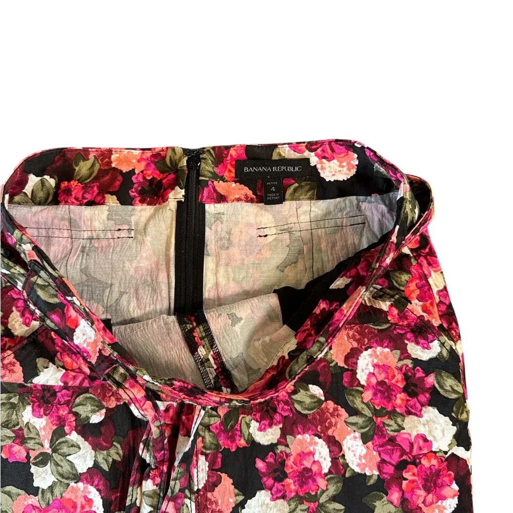 Banana Republic Floral Pink and Black Women's Skirt - Image 3