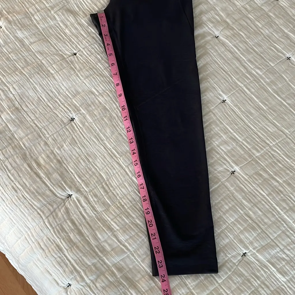 OUTDOOR VOICES Warmup 3/4 Length Leggings in Charcoal Gray Size M - Image 15