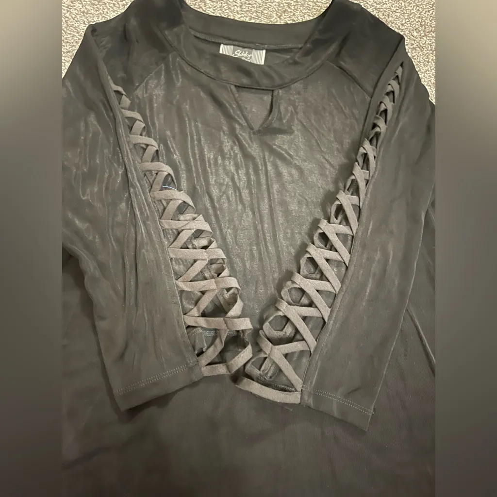 Slinky Brand Black Crisscross open lattice cutout 3/4 sleeve Keyhole Neck Top L - Image 5