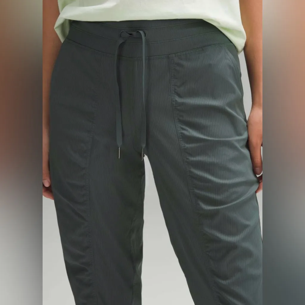 Lululemon Dance Studio Mid-Rise Jogger *Full Length
Dark Forest size 4 - Image 7