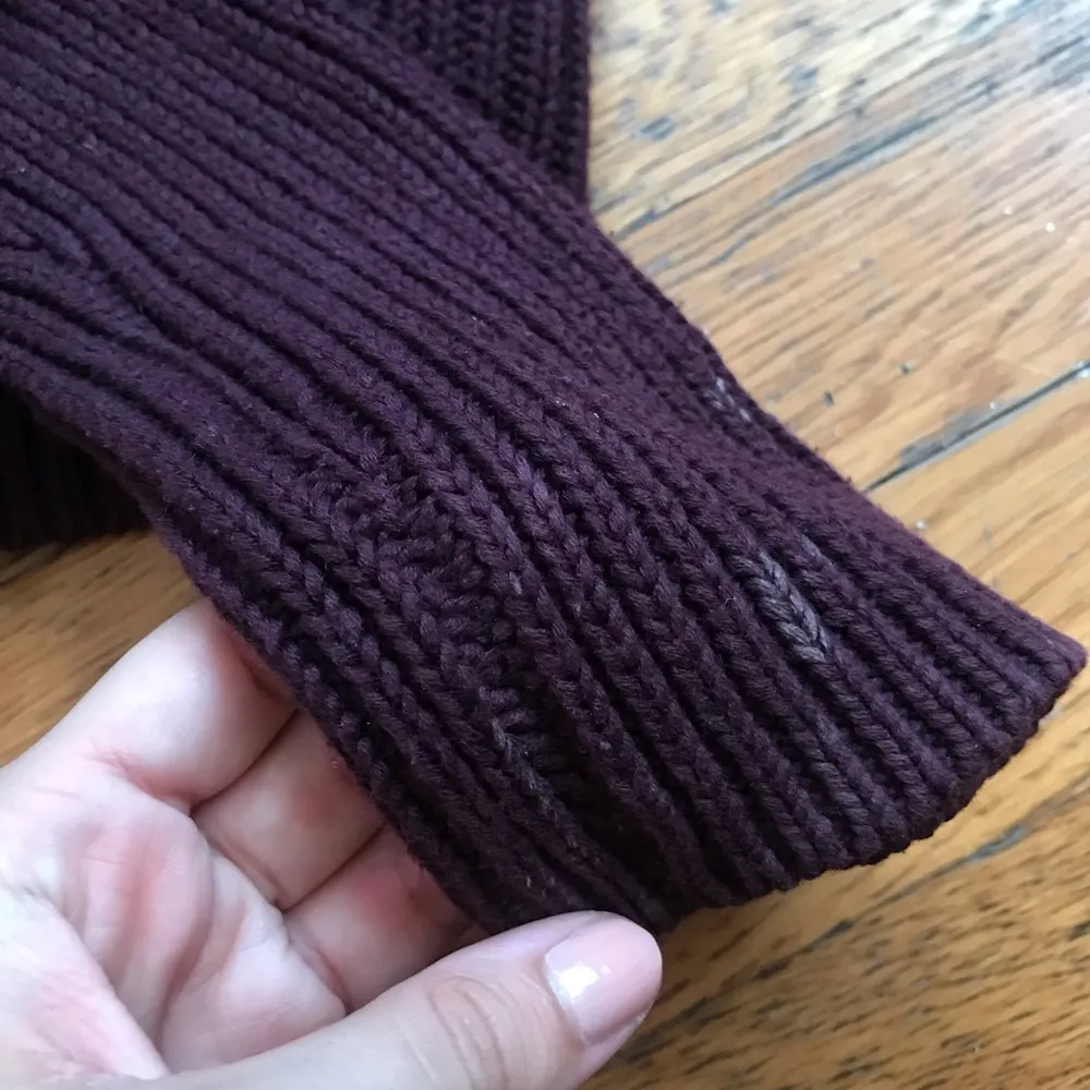 F21 maroon cold shoulder sweater - Image 8