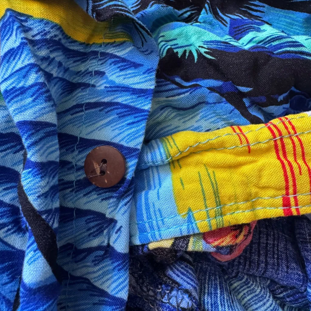 Amazon Buttoned Lightweight Tropical Hawaiian Shirt - Image 4