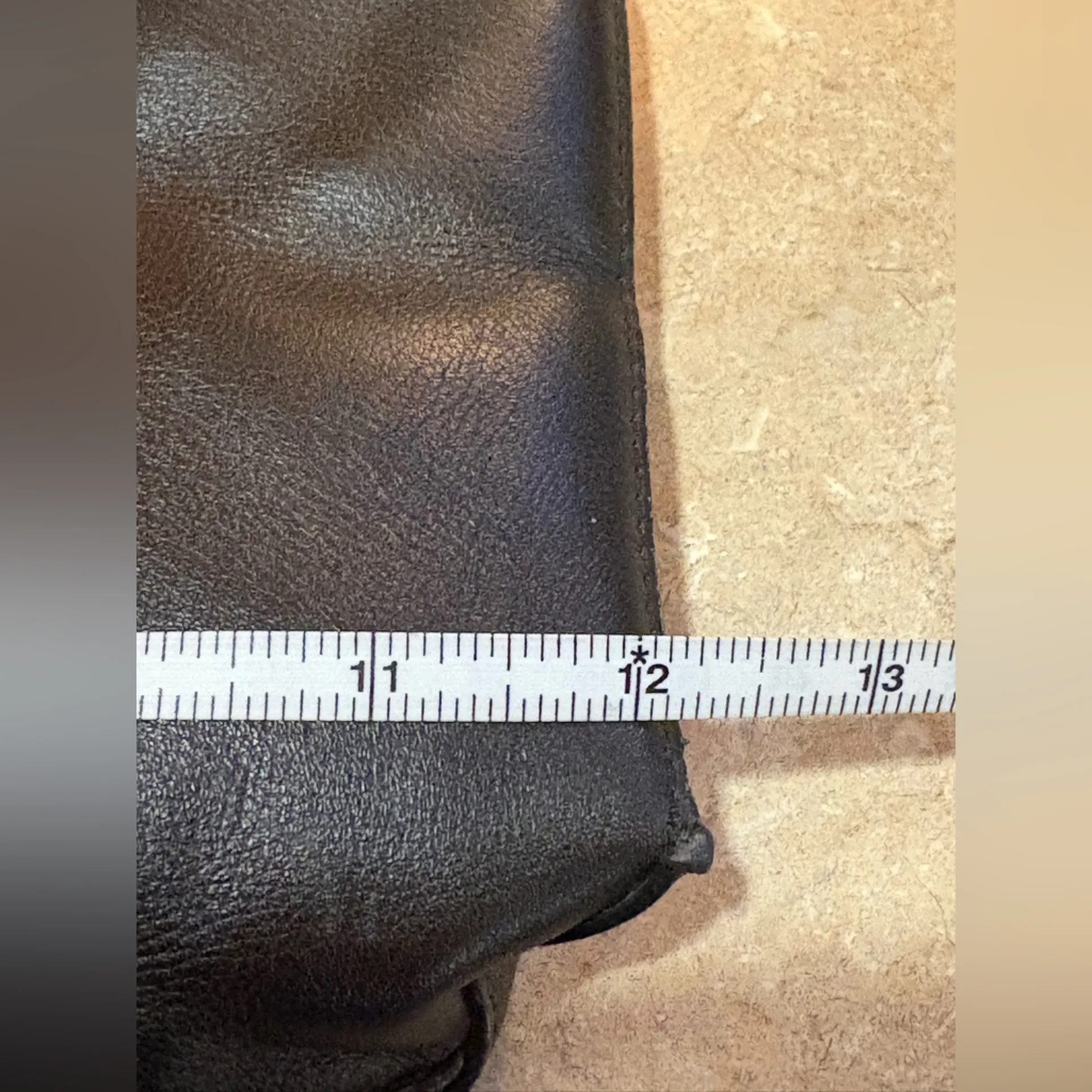 Aigner Elegant Black Leather Shoulder Bag - Image 11