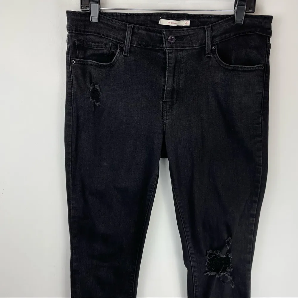 Levi’s 711 Skinny Black Denim Distressed Jeans Mid Rise Stretch Sz 32 Plus - Image 8