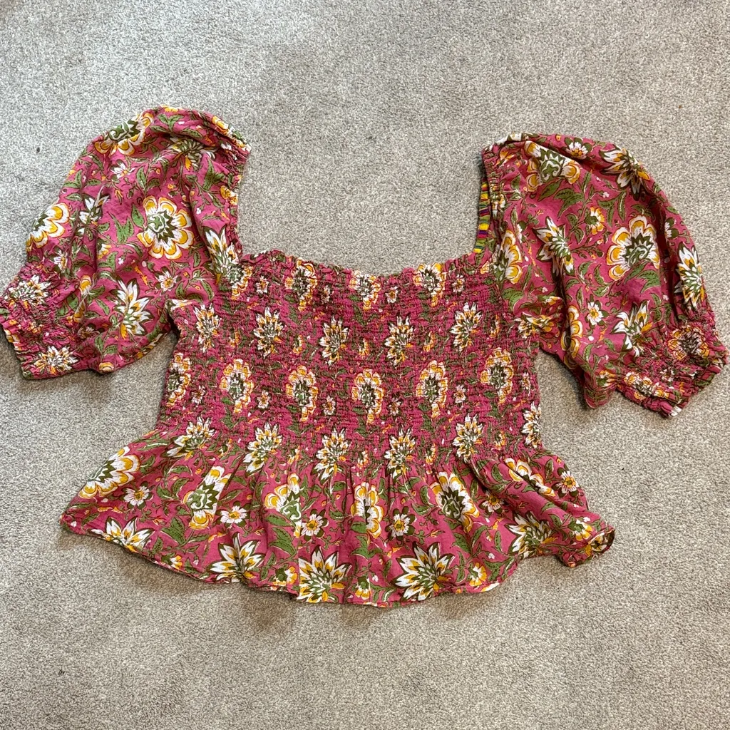 Like New Velvet by Graham & Spencer Floral Smocked Blouse XL Red - Image 2