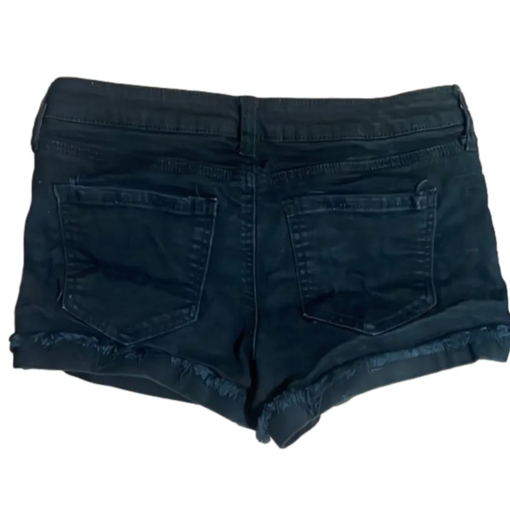 CELEBRITY PINK Honey Shorts Women 7 distressed denim cuffed Y2K edgy festival - Image 4