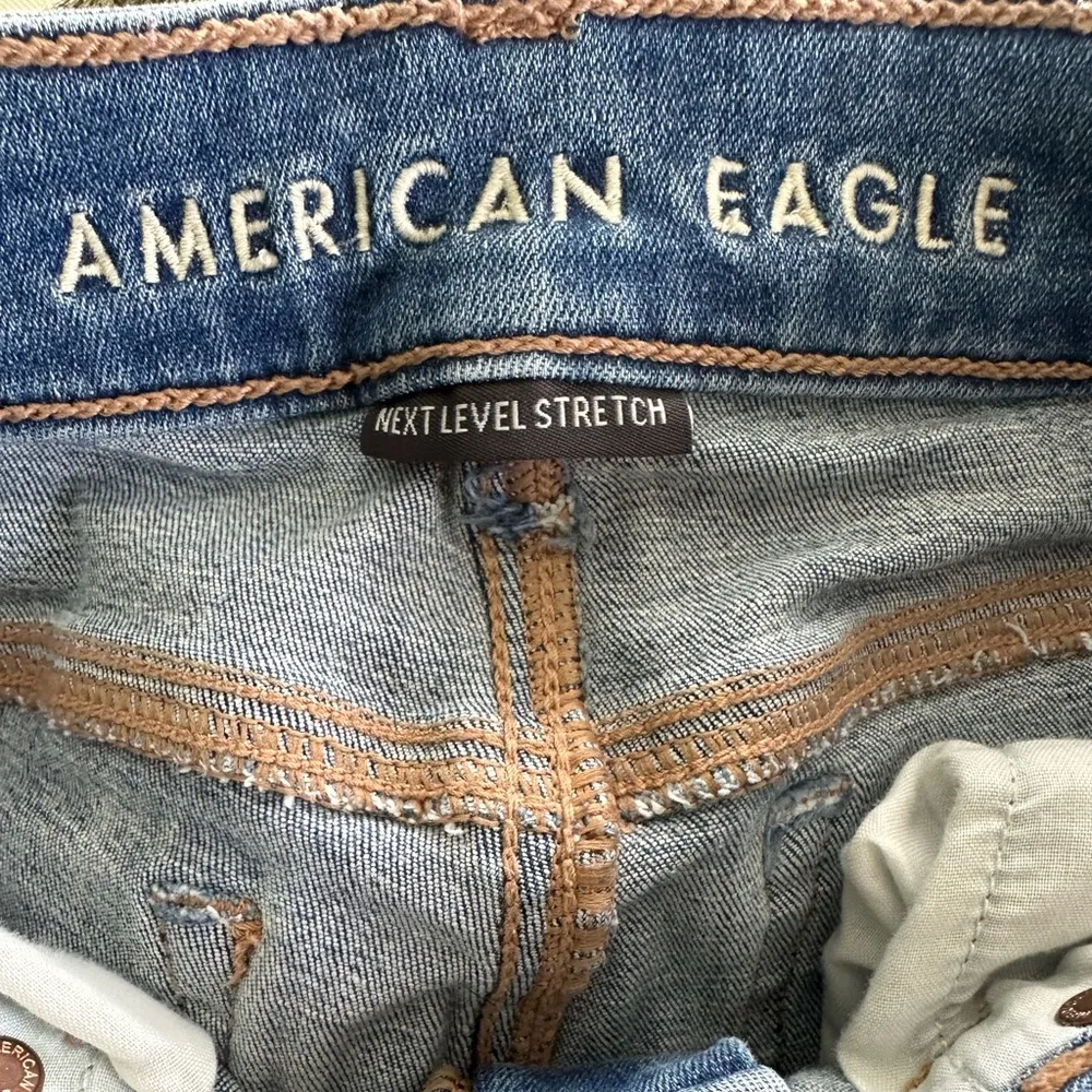 American Eagle AEO Next Level Stretch Med Wash Kick Boot Denim Jeans 6 X-Short - Image 4