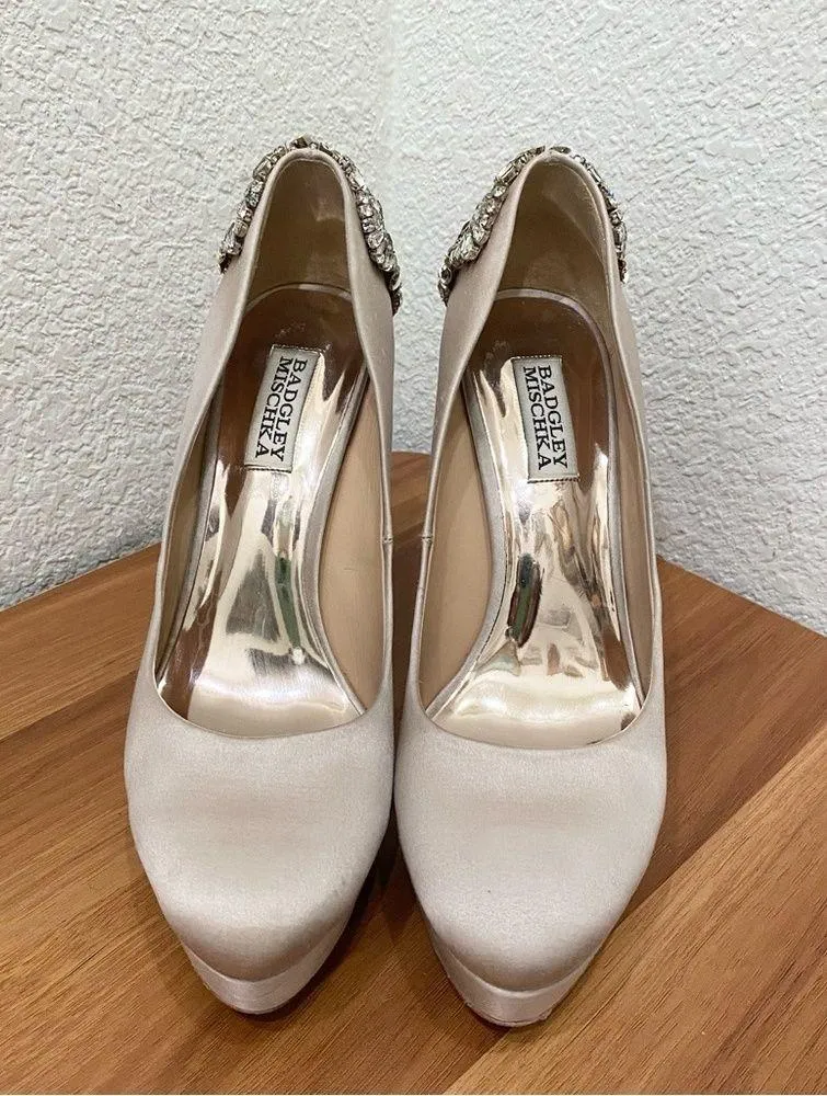 BADGLEY MISCHKA Viola Latte Satin Crystal Embellished Heels Wedding Pumps Size 8 - Image 3