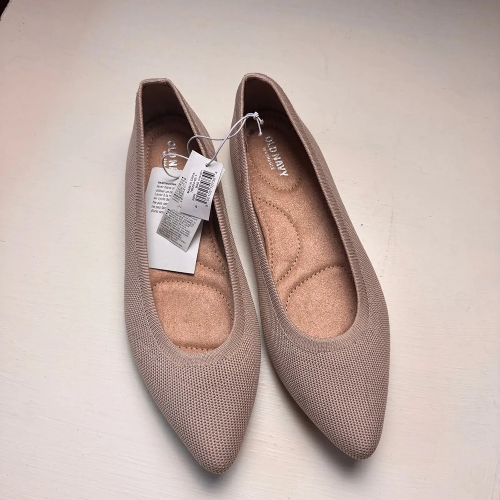 Old Navy Women's Tan Flats - Image 5