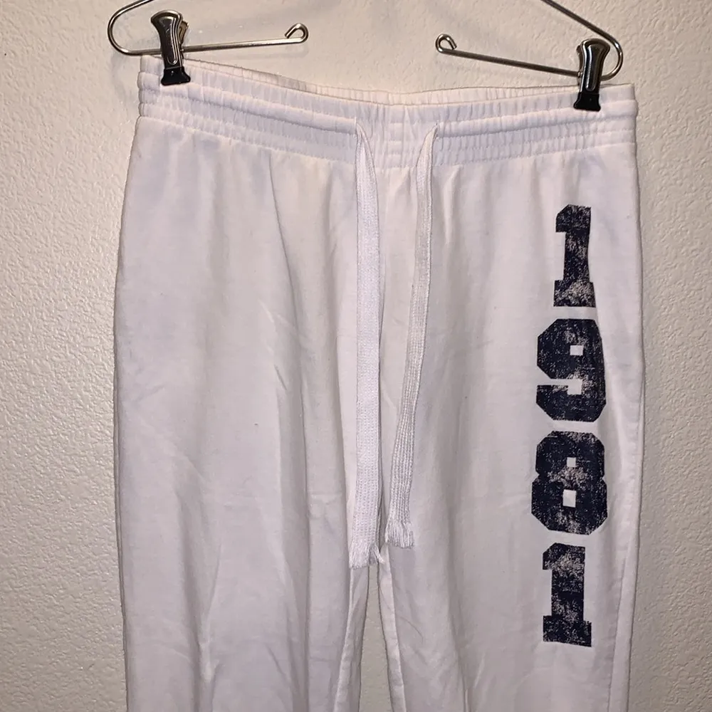 Derek Heart  white 1981 jogger style sweatpants - Image 2