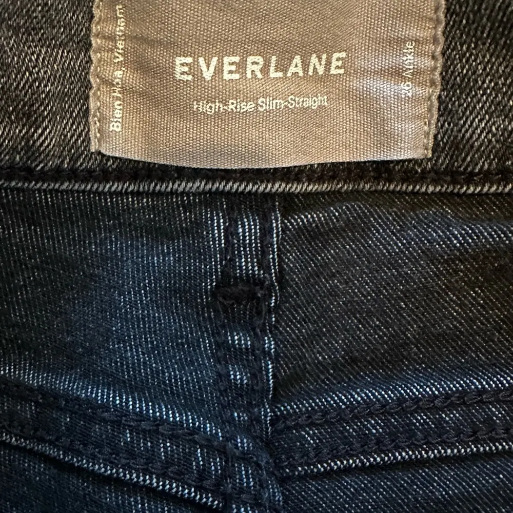 Everlane Women High Rise Slim Straight Jeans Ankle Crop 
Size 26 - Image 4