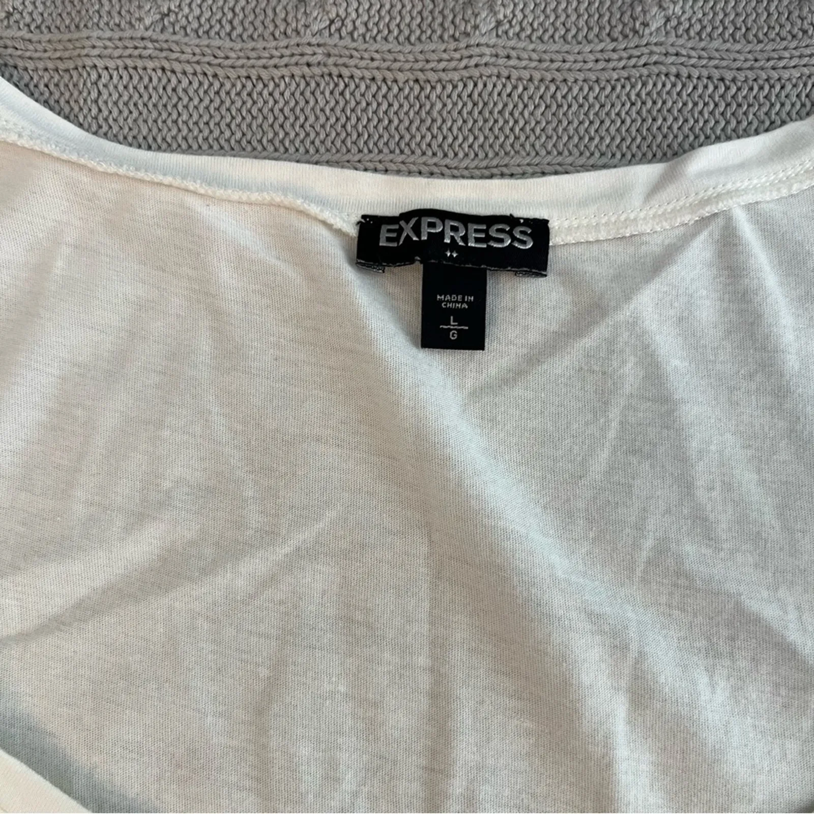 Express Women’s Cream Feather Sequin Rank Sz Large - Image 6